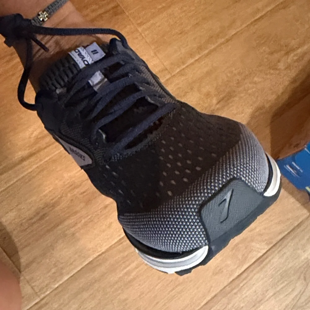 Brooks Women's 9.5 WIDE Gray and Navy Running Shoes - Picture 14 of 15